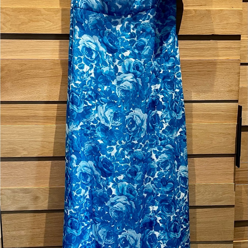 Gown for a summer wedding - Picture 3 of 6